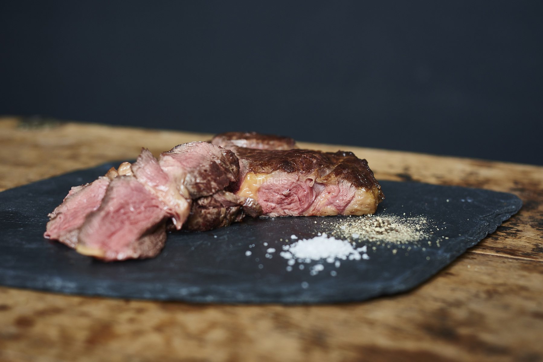 Hochwertiges Fleisch in exklusiven  Cuts.